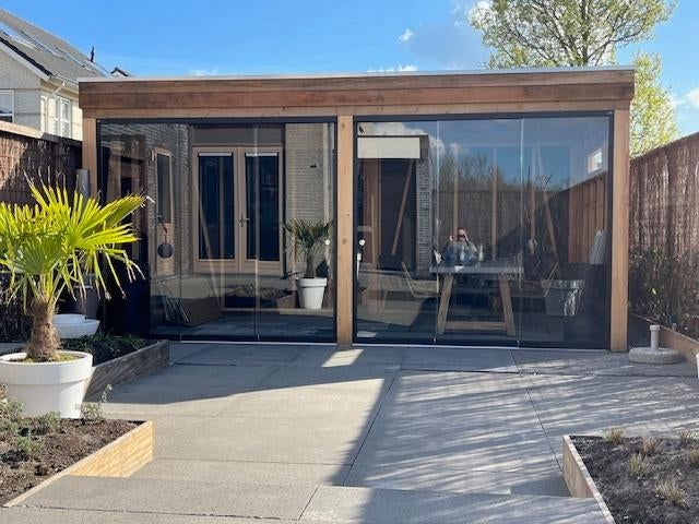 Tuinhuis met glazen schuifpui, mooi en degelijk materiaal, Tuin en Terras, Tuinhuizen, Ophalen, 200 tot 400 cm, Zo goed als nieuw