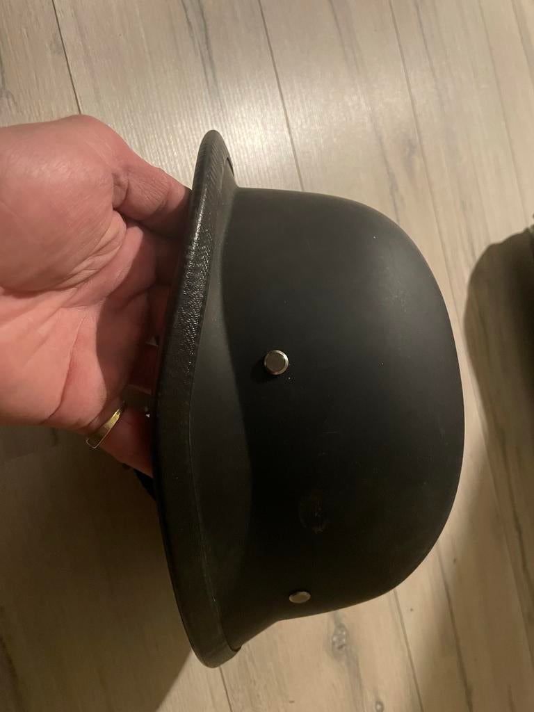 Zwarte Motorhelm -duitse  Stijl, Fietsen en Brommers, Ophalen of Verzenden, Zo goed als nieuw