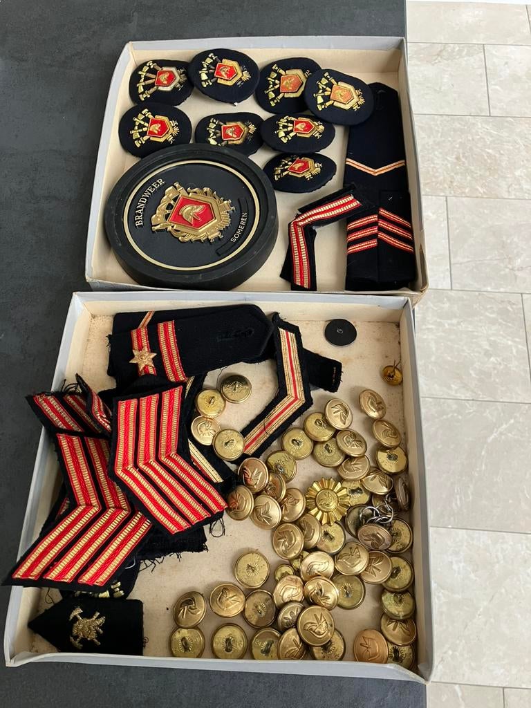 Brandweer strepen en knopen, insigne, Ophalen of Verzenden, Landmacht, Nederland, Embleem of Badge