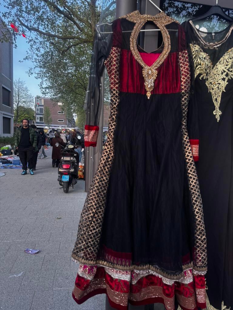 Mooie Indiase Anarkali - Zo goed als nieuw, Ophalen of Verzenden, Zo goed als nieuw, Maat 38/40 (M), Zwart
