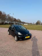 Toyota Aygo 1.0 12V Vvt-i 5DRS 2010 Zwart, Auto's, Voorwielaandrijving, Stof, Elektrische ramen, 4 stoelen