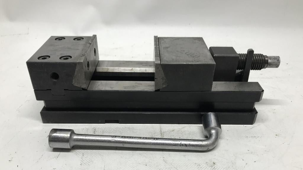 Geslepen machineklem, bekbreedte 100x40 mm, met sleutel, Ophalen, Gebruikt