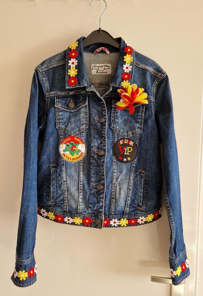 Oeteldonk Carnaval gepimpt McGregor spijkerjasje mt 36, Kleding | Dames, McGregor, Carnaval, Ophalen of Verzenden, Zo goed als nieuw