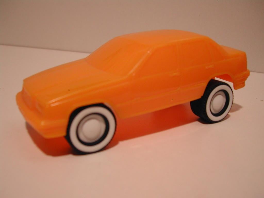 Volvo 850 zacht plastic. Combiplay. Alskog. Design 1:32 nw ., Ophalen of Verzenden, Nieuw, Auto, Overige merken
