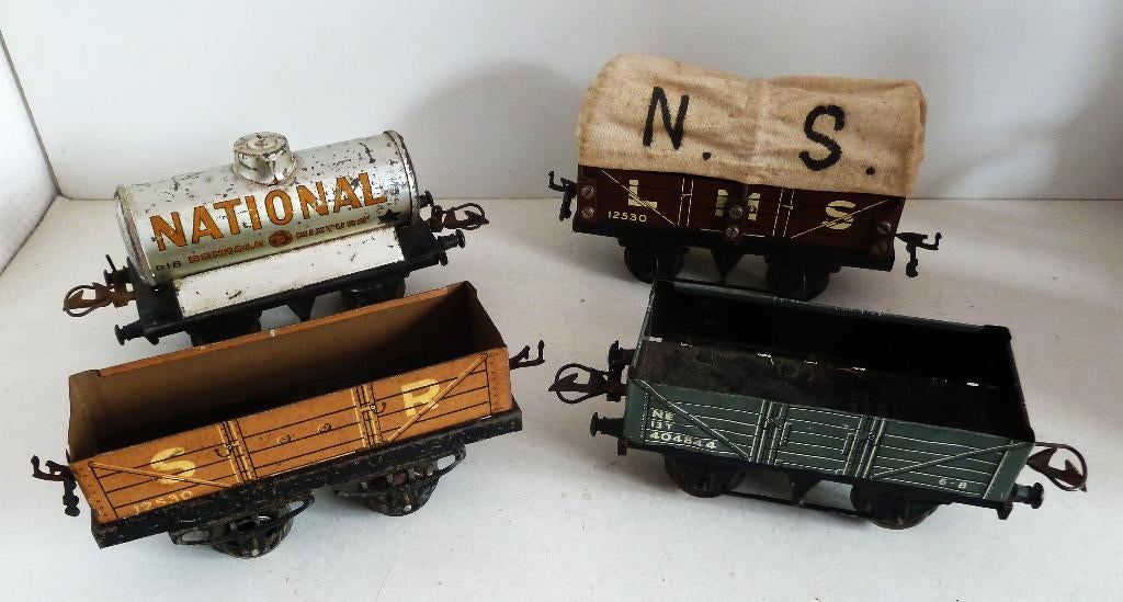 4 blikken goederenwagons Hornby Meccano England, Ophalen of Verzenden
