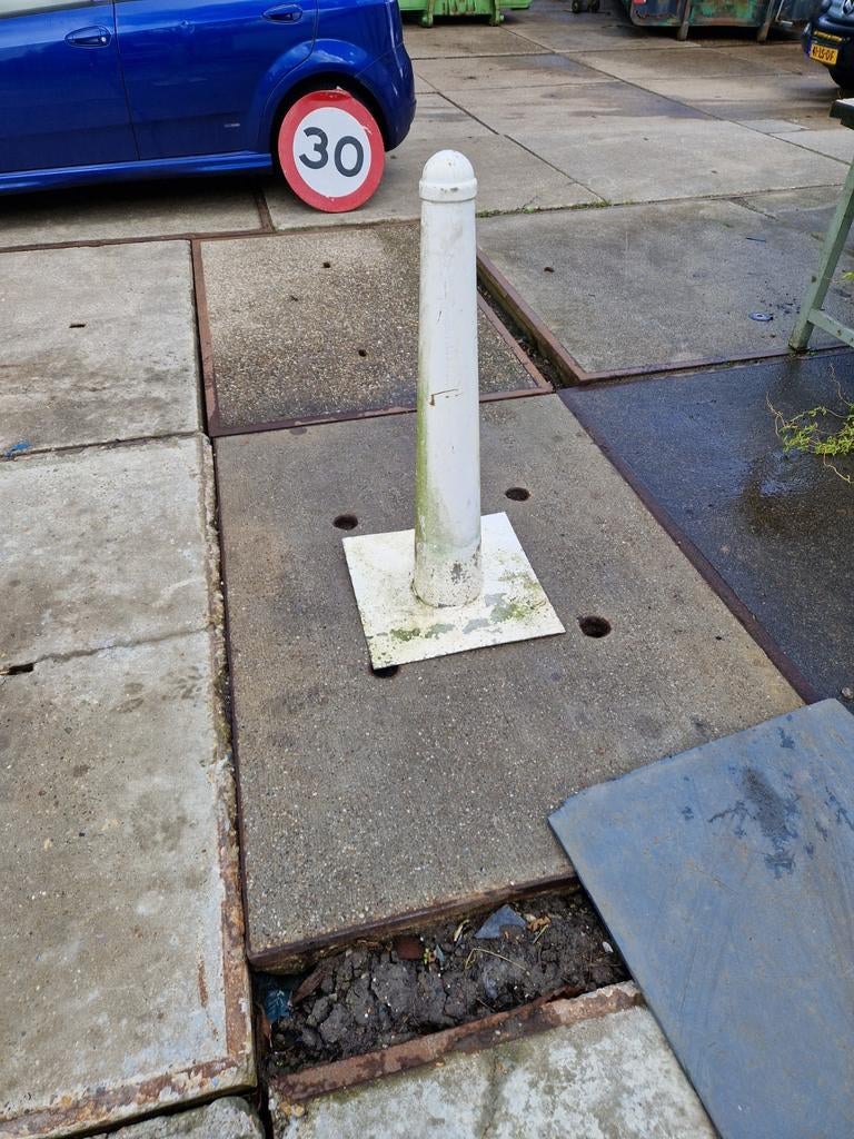 Wit paaltje, Ophalen, Gebruikt, Minder dan 1 meter, Zweefparasol