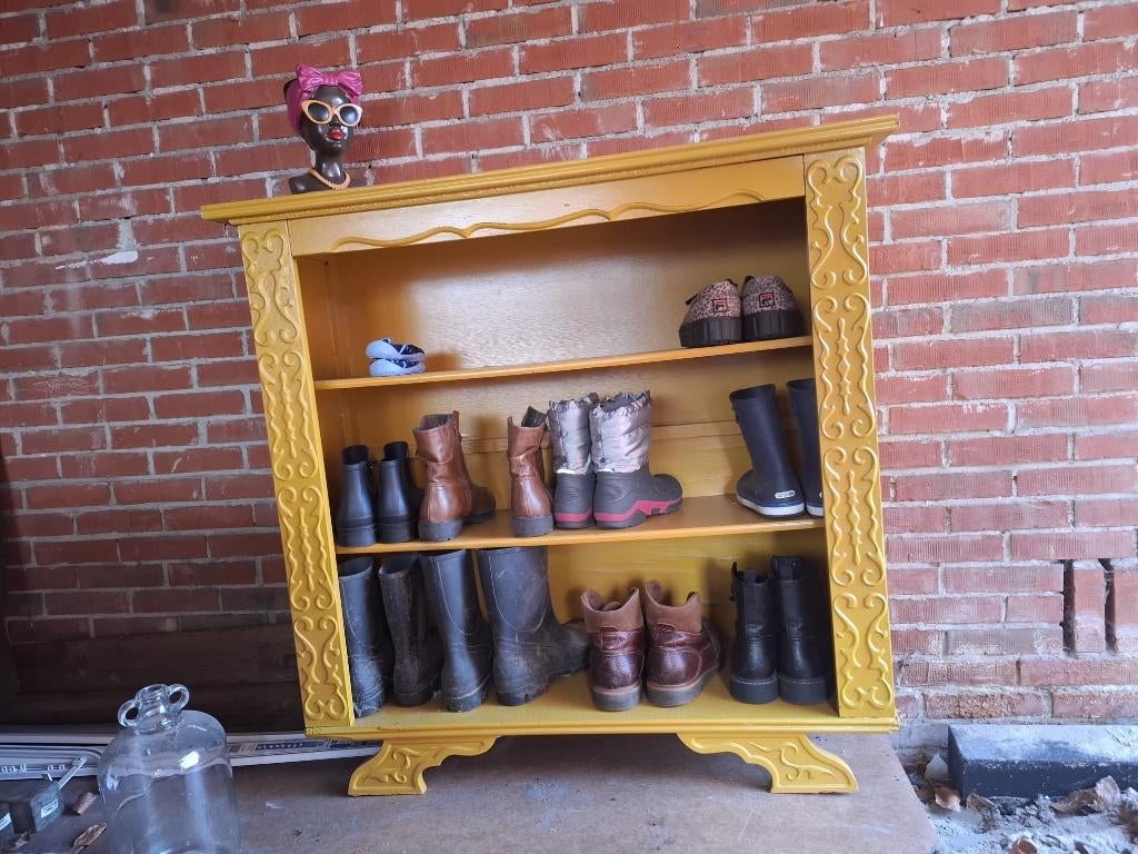 Leuke stevige houten kast in okergeel, Ophalen, Met plank(en), Gebruikt, 100 tot 150 cm