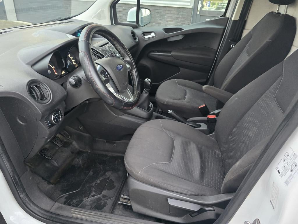 Ford Transit Courier (bj 2017), Auto's, Voorwielaandrijving, Gebruikt, Wit, Origineel Nederlands