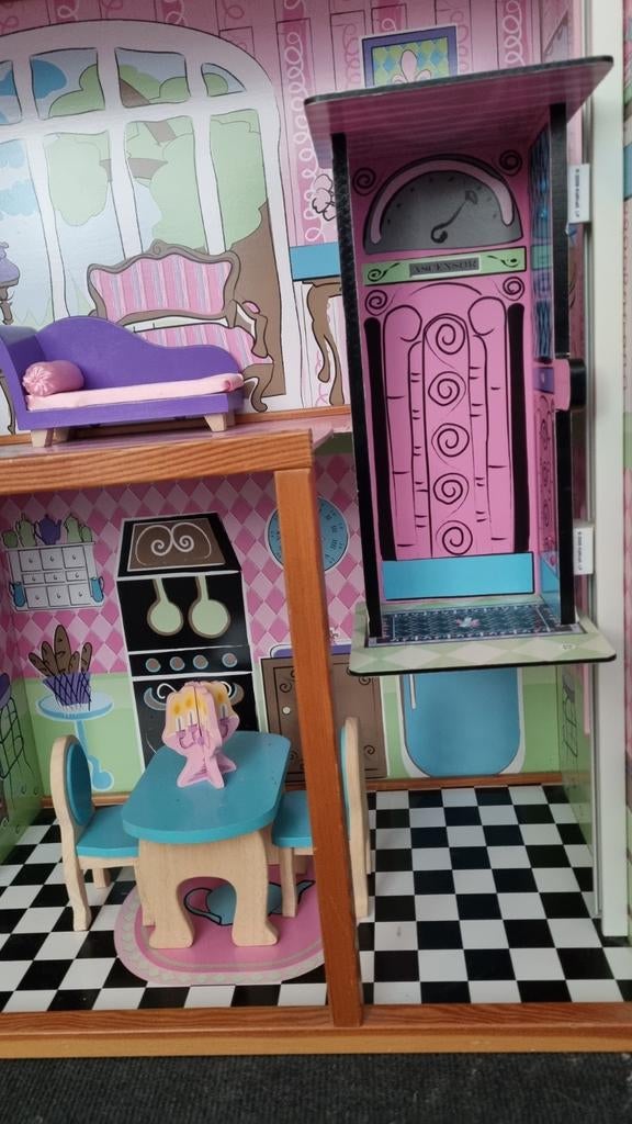 Super Gaaf poppenhuis incl meubels en LIFT!!, Kinderen en Baby's, Speelgoed | Poppenhuizen, Ophalen, Zo goed als nieuw, Poppenhuis