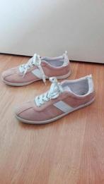 bruine suede schoenen sneakers maat 41, Ophalen of Verzenden, Zo goed als nieuw, Bruin, Sneakers of Gympen