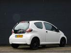 Toyota Aygo 1.0 VVT-i Access NETTE AUTO! APK T/M 4-3-2027! B, Voorwielaandrijving, Euro 5, Stof, Gebruikt
