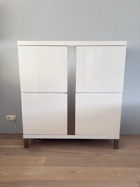 Kast, hoogglans wit, Ophalen, Met deur(en), 100 tot 150 cm, 100 tot 150 cm