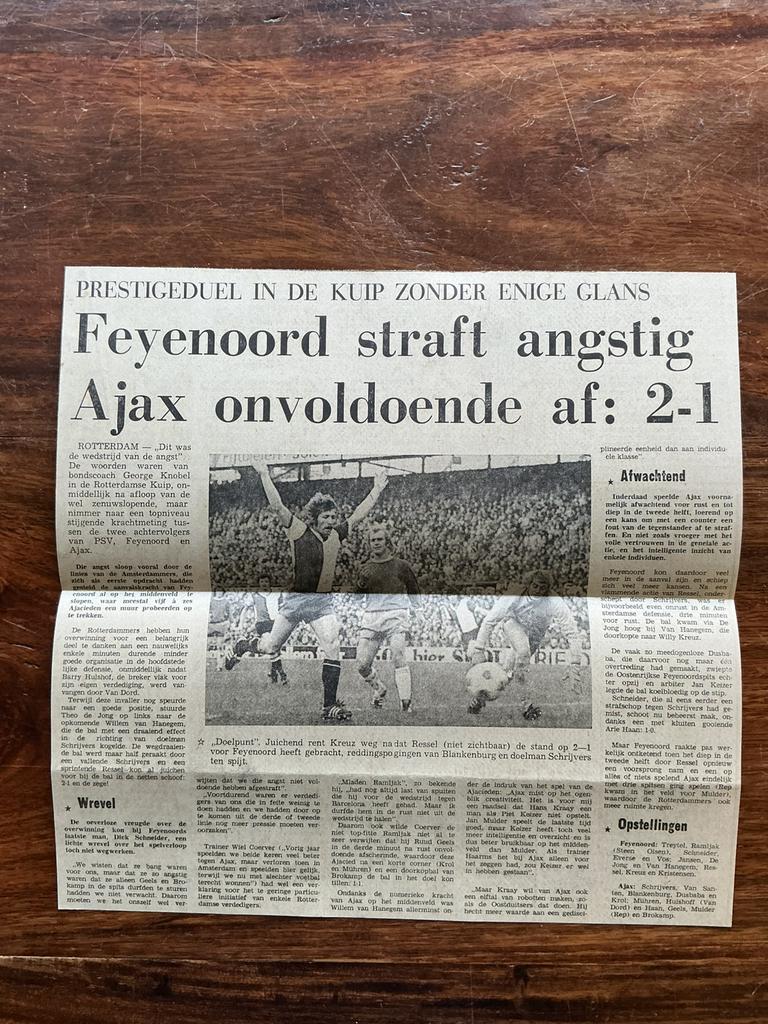Voetbal krantenartikel Feyenoord Ajax oktober 1974, Ophalen of Verzenden, 1960 tot 1980, Knipsel(s)