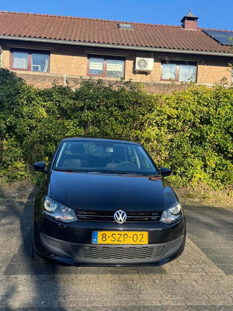 Volkswagen Polo 1.2 TSI 66KW 2014 Zwart, Voorwielaandrijving, Stof, 40 €/maand, Zwart