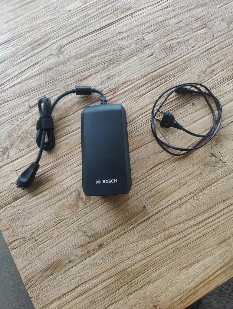 Bosch Fast Charger 6A e-bike, Fietsen en Brommers, Fietsaccessoires | Fietsaccu's, Ophalen of Verzenden, Zo goed als nieuw
