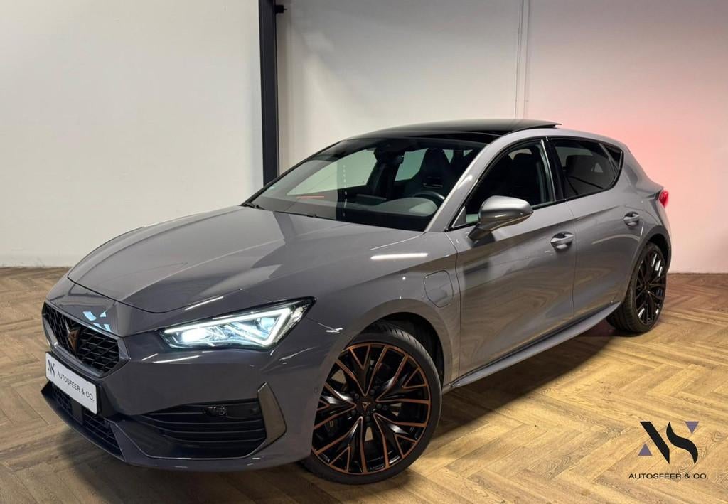 CUPRA Leon 1.4 e-Hybrid VZ Performance PANO KEYLESS VOL', Auto's, Cupra, Adaptive Cruise Control, Gebruikt, Zwart, 4 cilinders