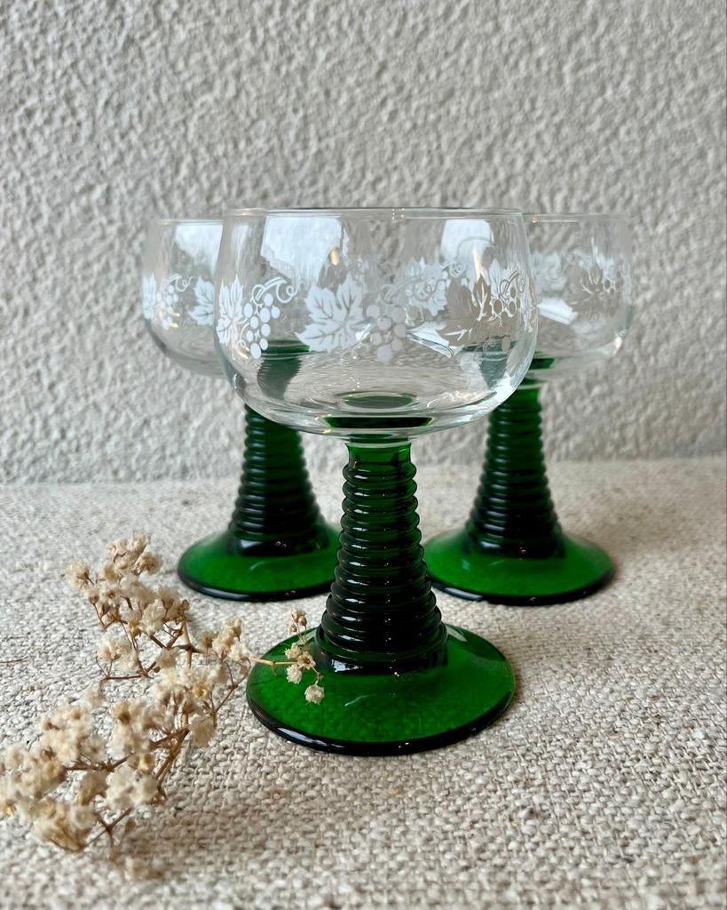 Luminarc roemer glazen donkergroene voet, Overige typen, Ophalen of Verzenden, Zo goed als nieuw, X