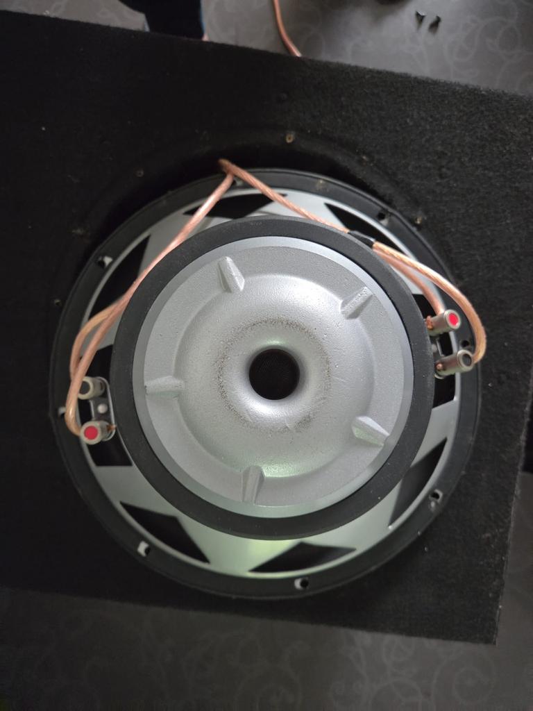 Kast met Subwoofer + Versterker., Auto diversen, Autospeakers, Ophalen, Gebruikt