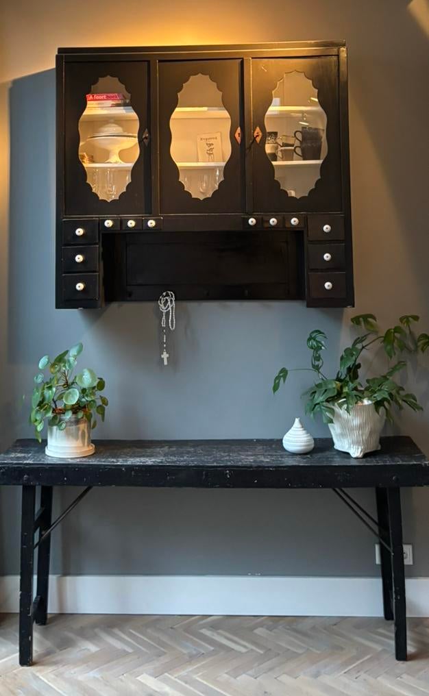 Mooie kast , leuke tafel gratis erbij!, Huis en Inrichting, Ophalen of Verzenden, Zo goed als nieuw, Overige typen