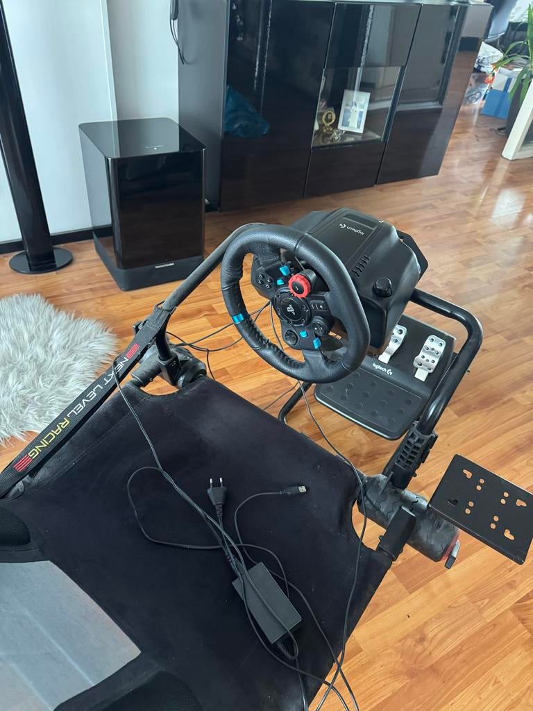 Race stoel met Logitech stuur en pedalen - Next Level Racing, Ophalen, Gebruikt, Racen en Vliegen