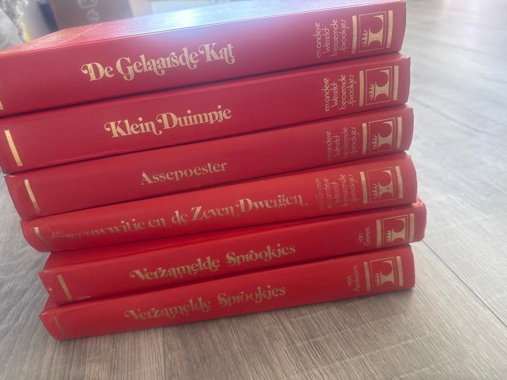 6 oude boeken met bekende sprookjes, Boeken, Sprookjes en Fabels, Ophalen, Gelezen