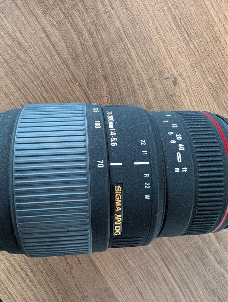Sigma 70-300mm f/4-5.6 APO DG lens, Audio, Tv en Foto, Fotografie | Lenzen en Objectieven, Ophalen of Verzenden, Telelens