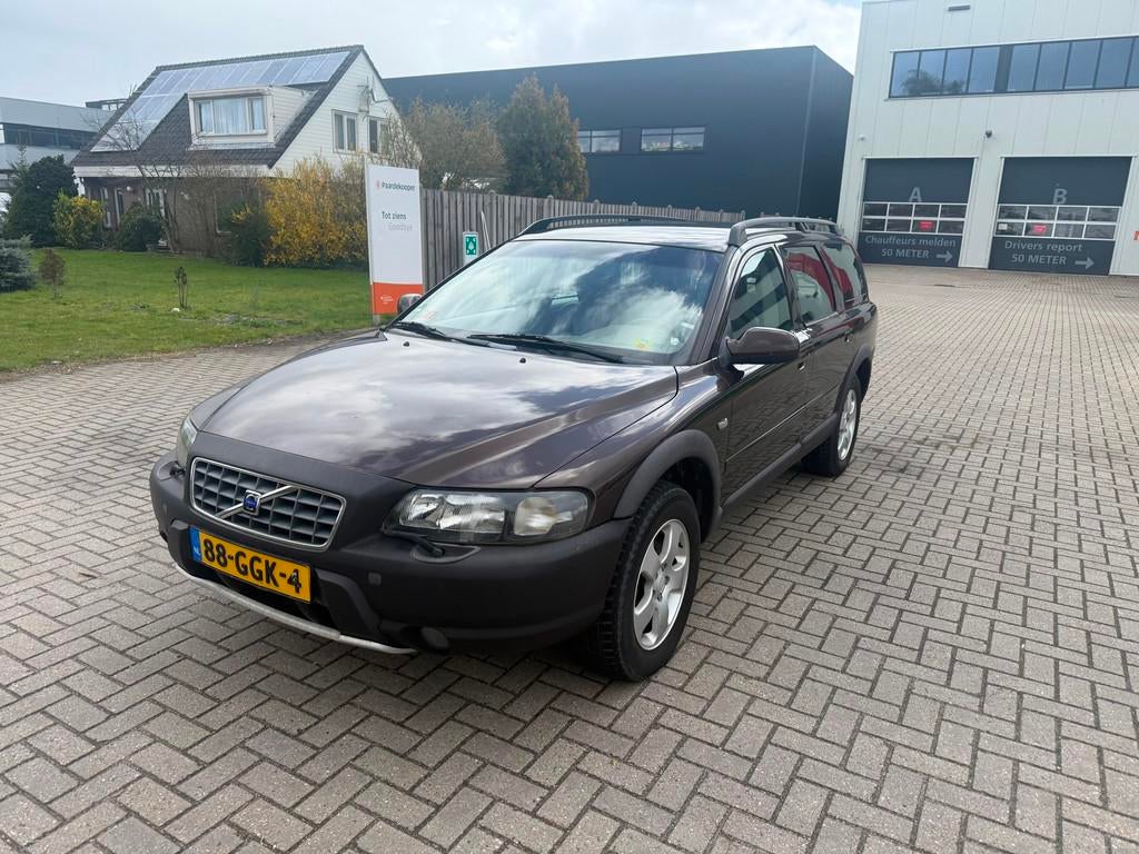 Volvo V70 Cross Country 2.4 T AUTOMAAT BJ 2002, Automaat, Bruin, V70, 2435 cc
