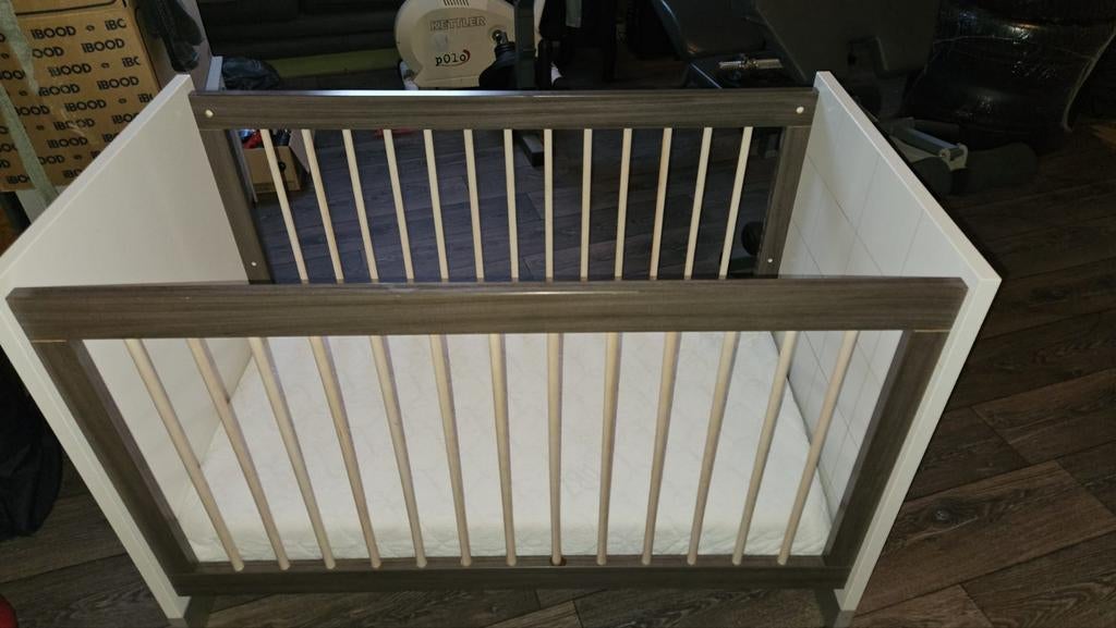 Ledikant met matras, in 3 hoogtes verstelbaar, Kinderen en Baby's, Babywiegjes en Ledikanten, Ophalen, Gebruikt, Ledikant