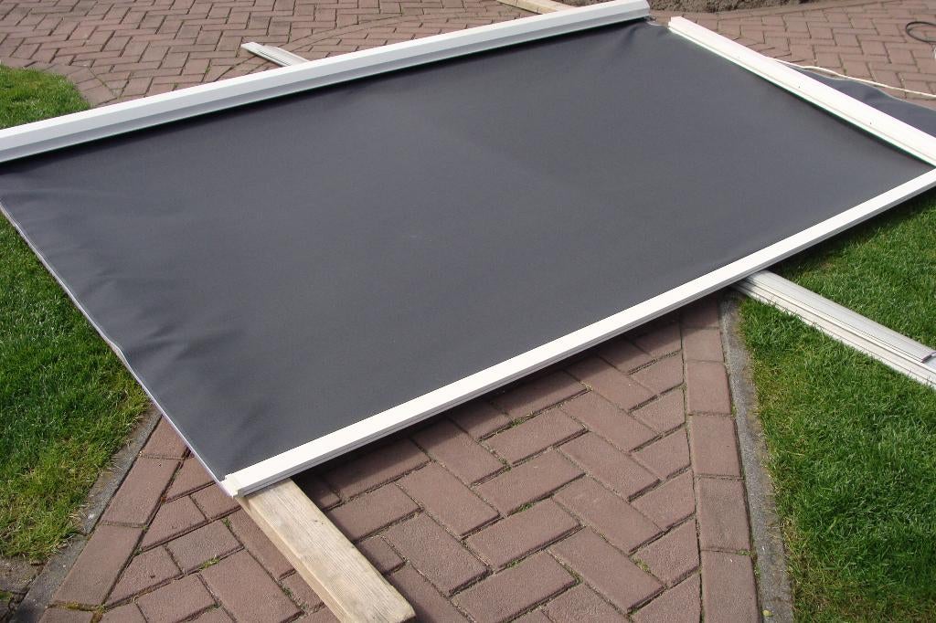Te koop:Groot elektrisch ritsscreen en rolluik Z.G.A.N, Doe-het-zelf en Verbouw, Rolluiken, Zo goed als nieuw, 150 tot 200 cm