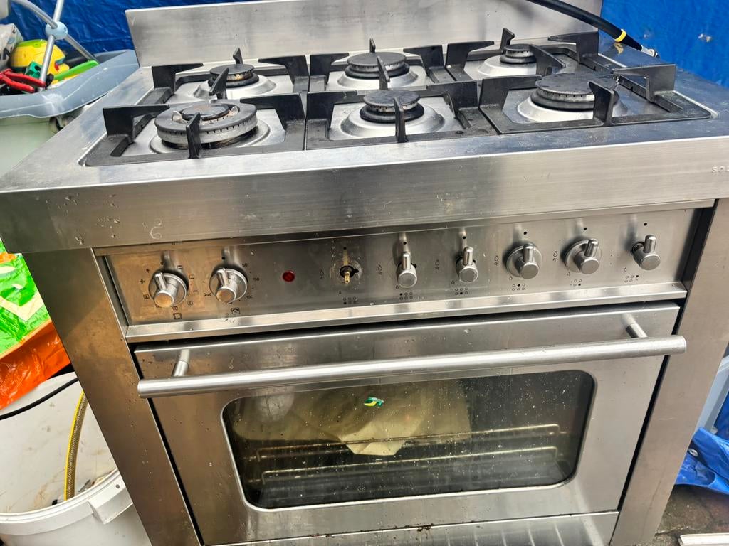 6 pist Gasfornuis met oven, Witgoed en Apparatuur, Fornuizen, Ophalen, 60 cm of meer, Zo goed als nieuw, Gas