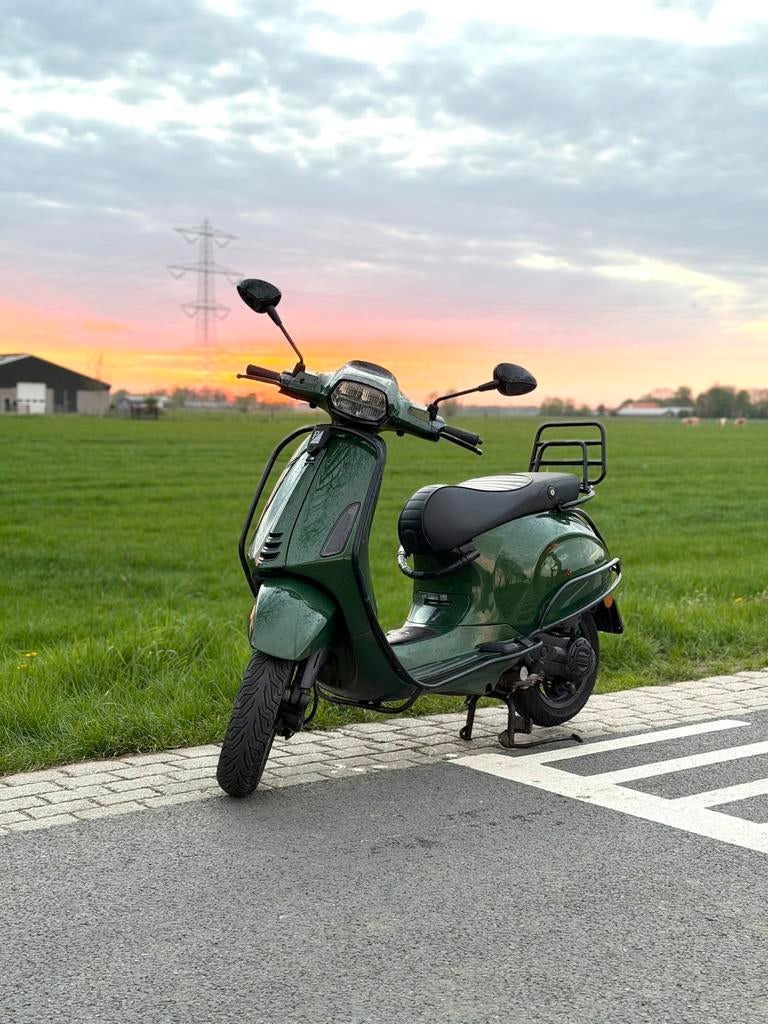 Vespa sprint, Fietsen en Brommers, Scooters | Piaggio, Gebruikt, Overige modellen, Maximaal 45 km/u, Benzine, Ophalen