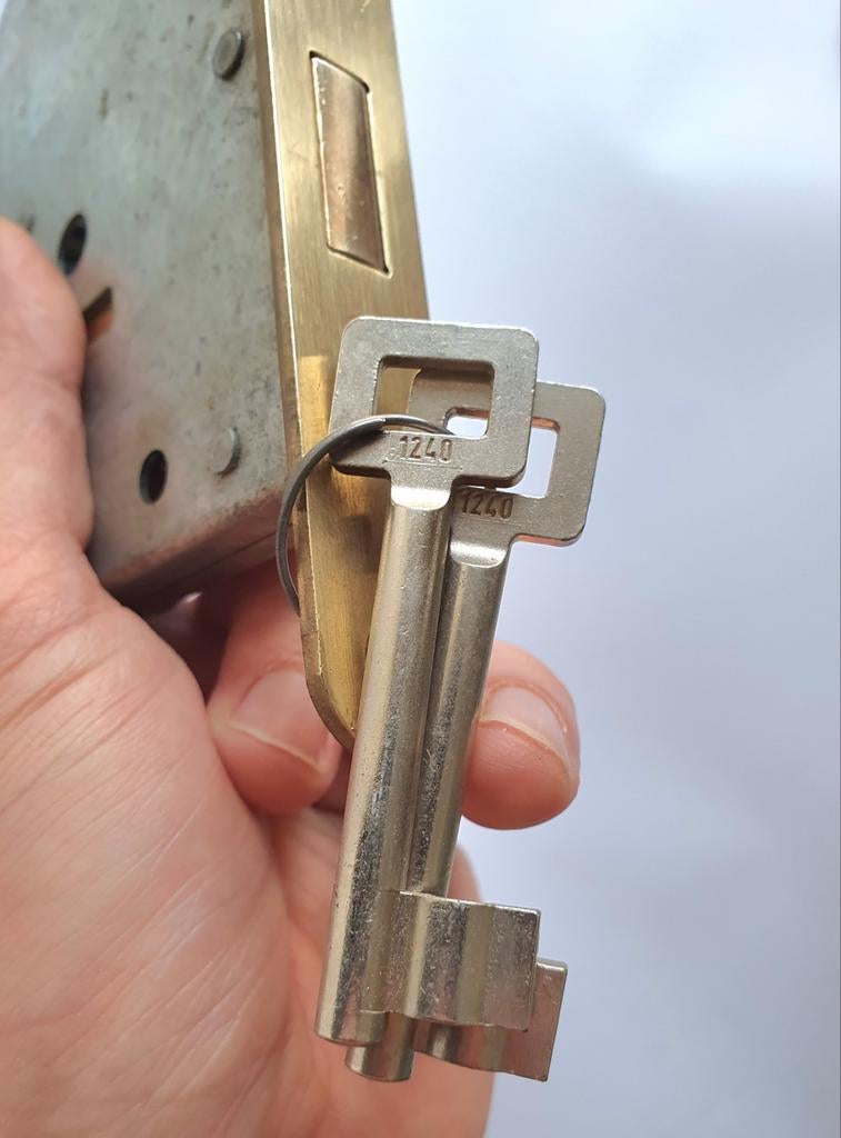 Nieuw Nemef 1200 Kastslot incl. Twee Sleutels Nummer 1240, Ophalen of Verzenden, Nieuw