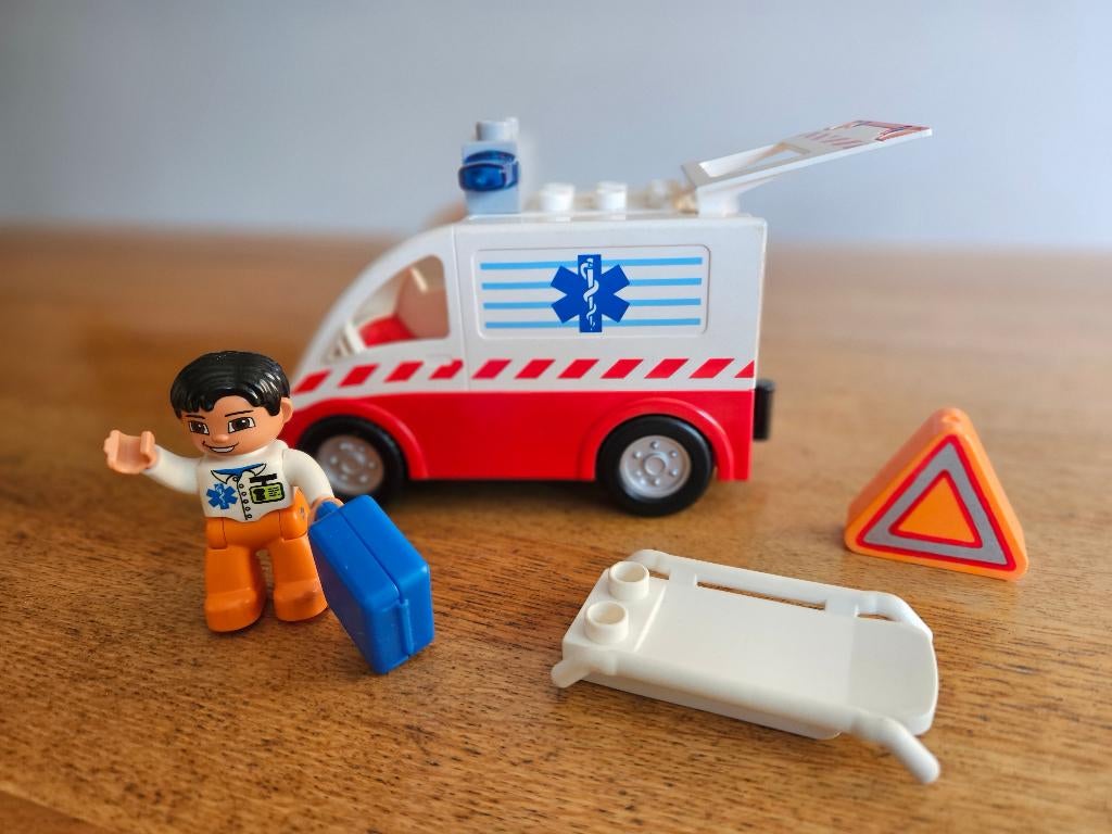 Duplo ambulance 4979, Kinderen en Baby's, Speelgoed | Duplo en Lego, Ophalen of Verzenden, Gebruikt, Complete set, Duplo