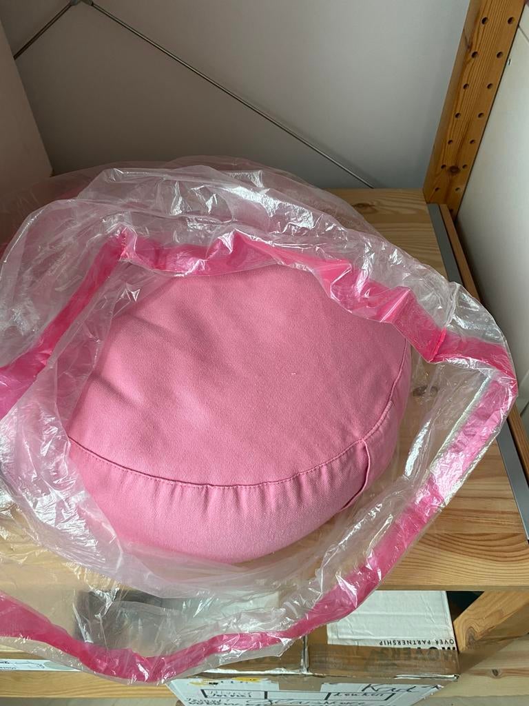 Te koop roze yoga kussen, Ophalen of Verzenden, Zo goed als nieuw, Roze