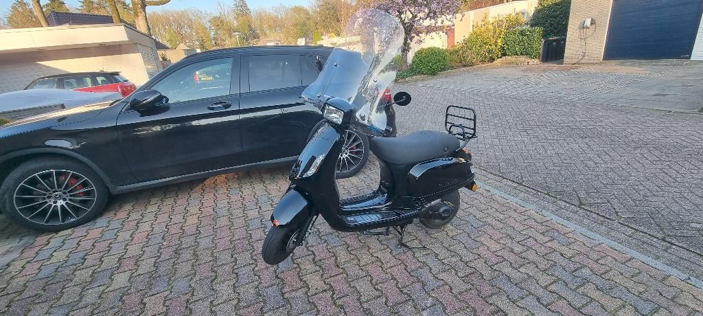 Scooter LaSauris Sourini S, Ophalen, Maximaal 45 km/u, Zo goed als nieuw, 50 cc