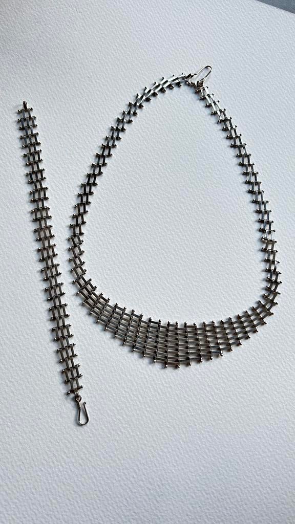 Verzilverde armband en ketting, Overige materialen, Ophalen of Verzenden, Zo goed als nieuw, X