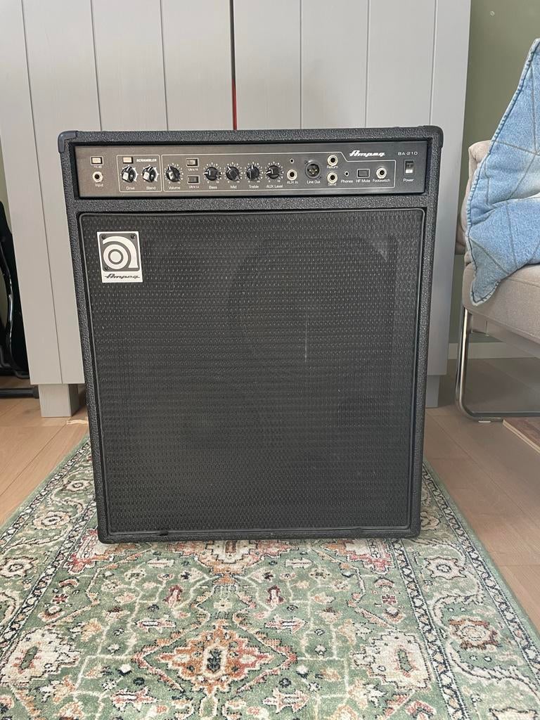 Ampeg Basgitaarversterker BA-210, Muziek en Instrumenten, Versterkers | Bas en Gitaar, Ophalen, Gebruikt, Basgitaar, 100 watt of meer