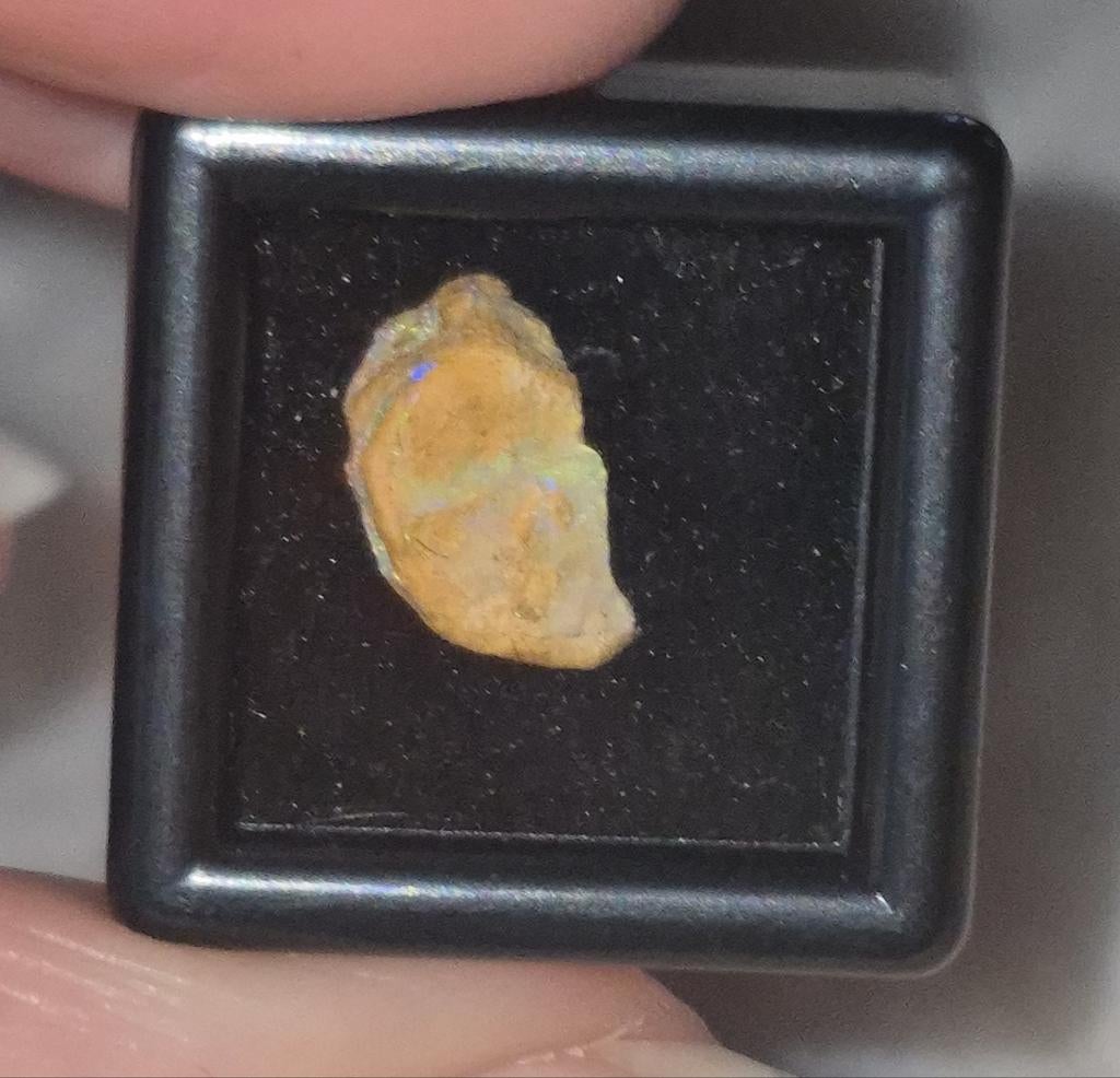 Australische opaal in doosje, Sieraden, Tassen en Uiterlijk, Edelstenen, Ophalen of Verzenden, Nieuw