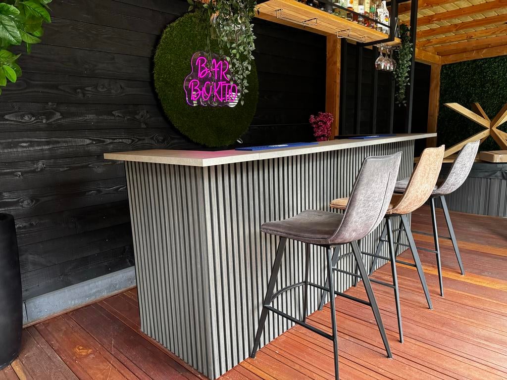 Complete bar met krukken. Thuis bar/ Tuin bar, Huis en Inrichting, Barren, Ophalen, Gebruikt, Inclusief barstoelen