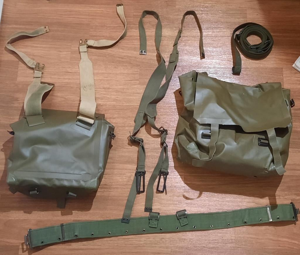 complete KL set Pukkel+Ransel+draagriemen+koppel+veldfles, Ophalen of Verzenden, Landmacht, Nederland, Embleem of Badge