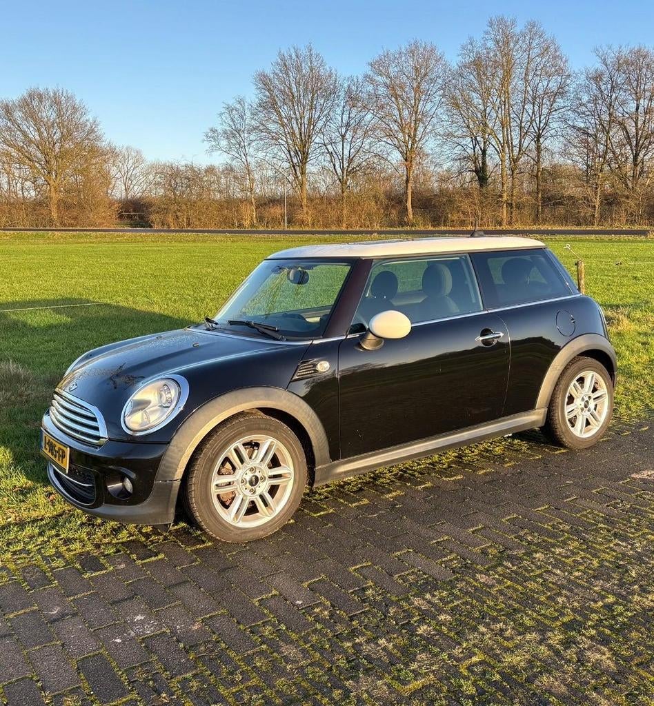 Mini Cooper / Open dak / Stoelverwarming / Airconditioning, Voorwielaandrijving, Euro 5, 40 €/maand, Zwart