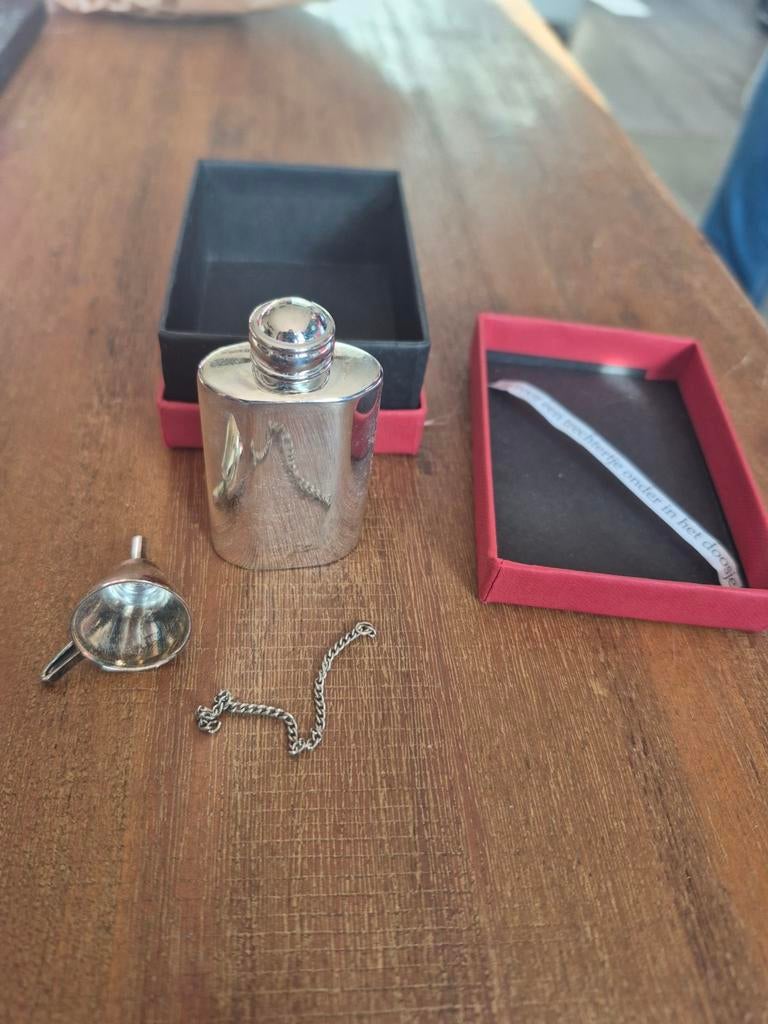 Klein Drank flesje, Ophalen of Verzenden, Zilver, Dame