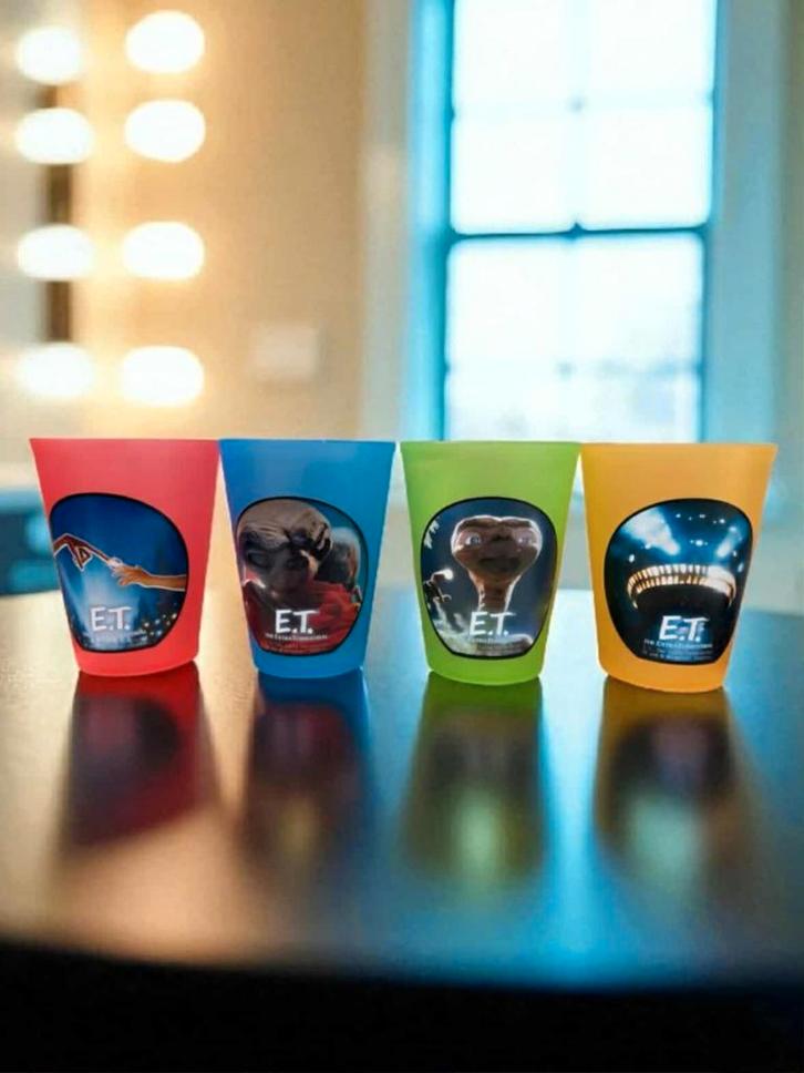E.T. verzamel set, complete set drinkbekers in 4 Kleuren., Verzamelen, Film en Tv, Nieuw, Film, Gebruiksvoorwerp, Ophalen of Verzenden