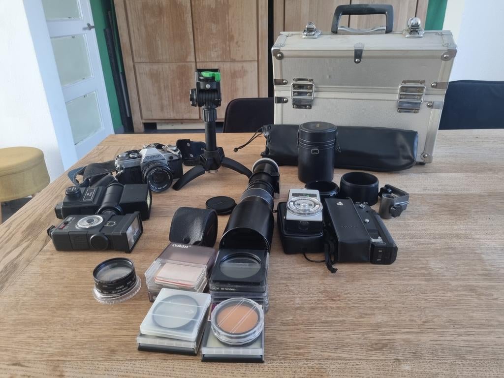 Analoge fotocamera's en accessoires, Ophalen of Verzenden