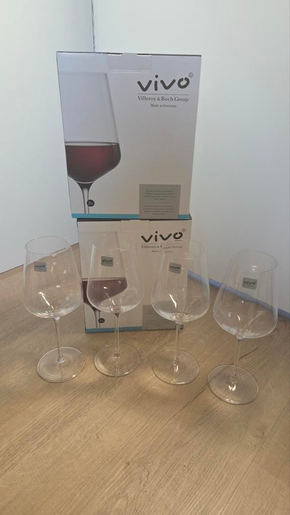 Nieuw: 4x Rode wijnglazen villeroy & boch VIVO, Overige typen, Nieuw, Ophalen of Verzenden, Glas