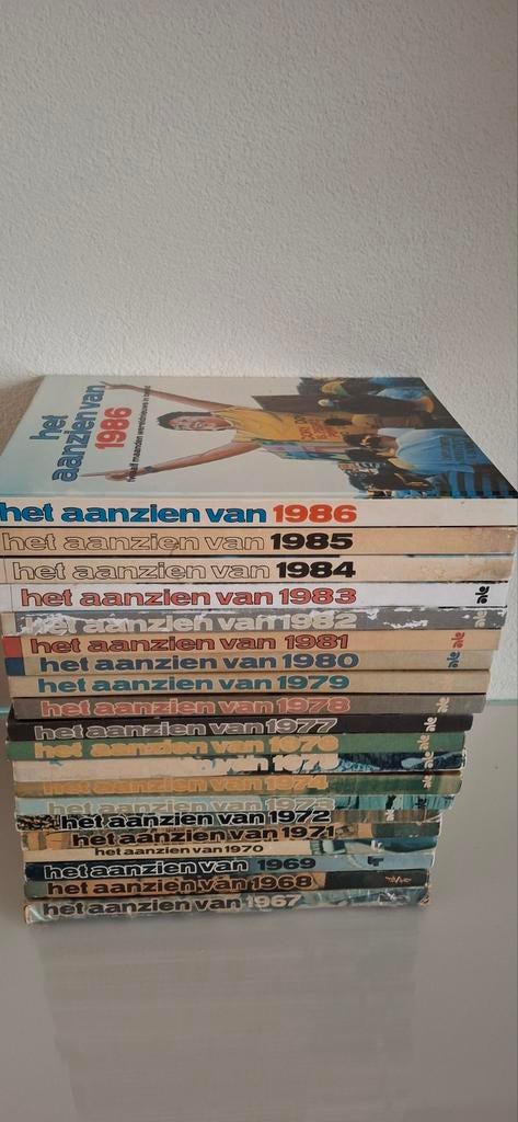 Collectie 'Het Aanzien van' Jaarboeken, Boeken, Ophalen of Verzenden, Gelezen, Diverse, Catalogus