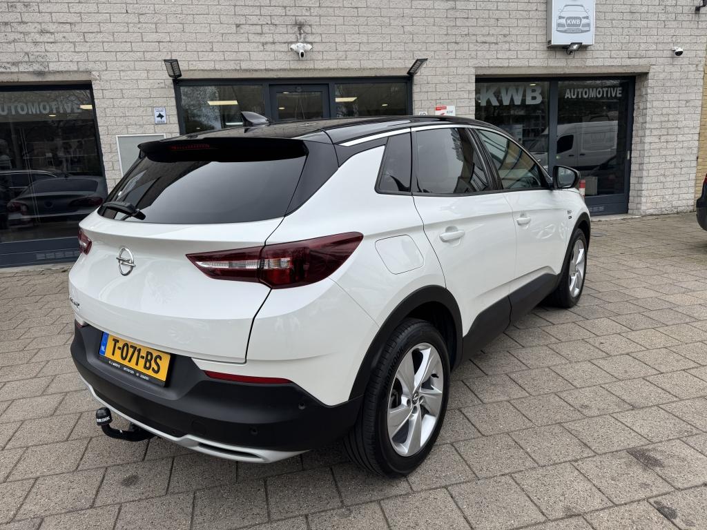 Opel Grandland X 1.2 Turbo Ultimate Trekhaak Distri VV VOL, Automaat, Gebruikt, 1199 cc, Wit