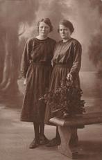fotokaart  -  dames, Verzenden, Voor 1940, Zo goed als nieuw