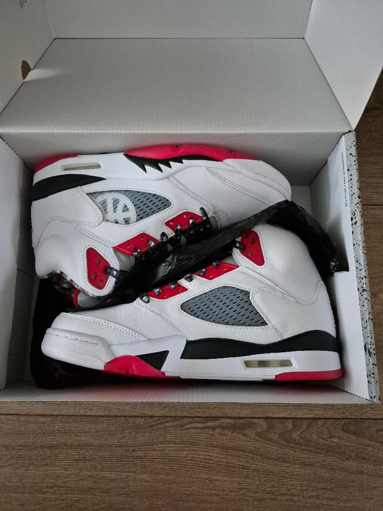 Air Jordan 5 Retro Quai 54 (Maat 41, 2021), Kleding | Heren, Schoenen, Wit, Air Jordan, Nieuw, Ophalen of Verzenden