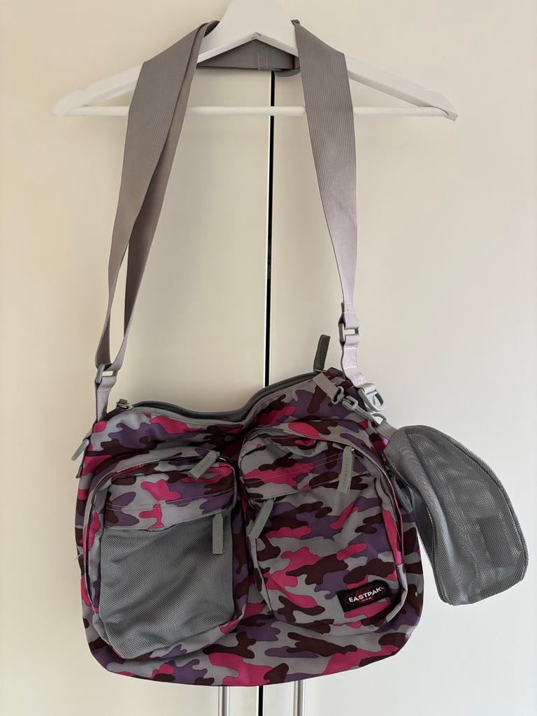 Eastpak schoudertas - camouflage roze/paars/grijs, Ophalen of Verzenden, Gebruikt, Overige kleuren, Overige merken